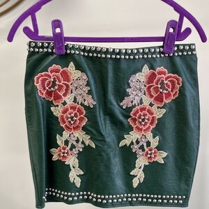 Romeo & Juliet Couture Green Floral Skirt